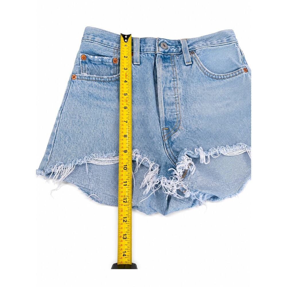 Levi’s Premium 501 Cutoff Denim Shorts W28 Light Wash Frayed Raw Hem Vintage 90s - Picture 12 of 12
